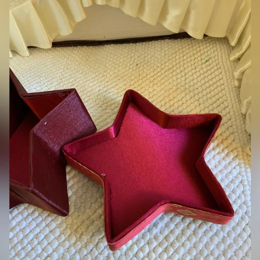 STAR GIFT BOXES